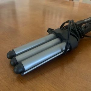 REVLON 3-Barrel Ceramic Jumbo Hair Waver (Black) – Used Once